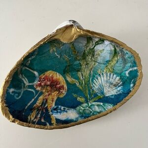Seashell jewelry dish